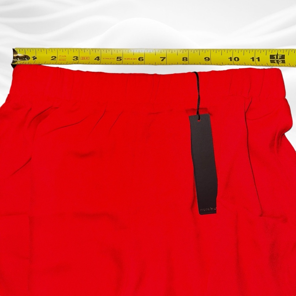 Krisa Ruffle Short in Lava Red XS - Picture 3 of 6